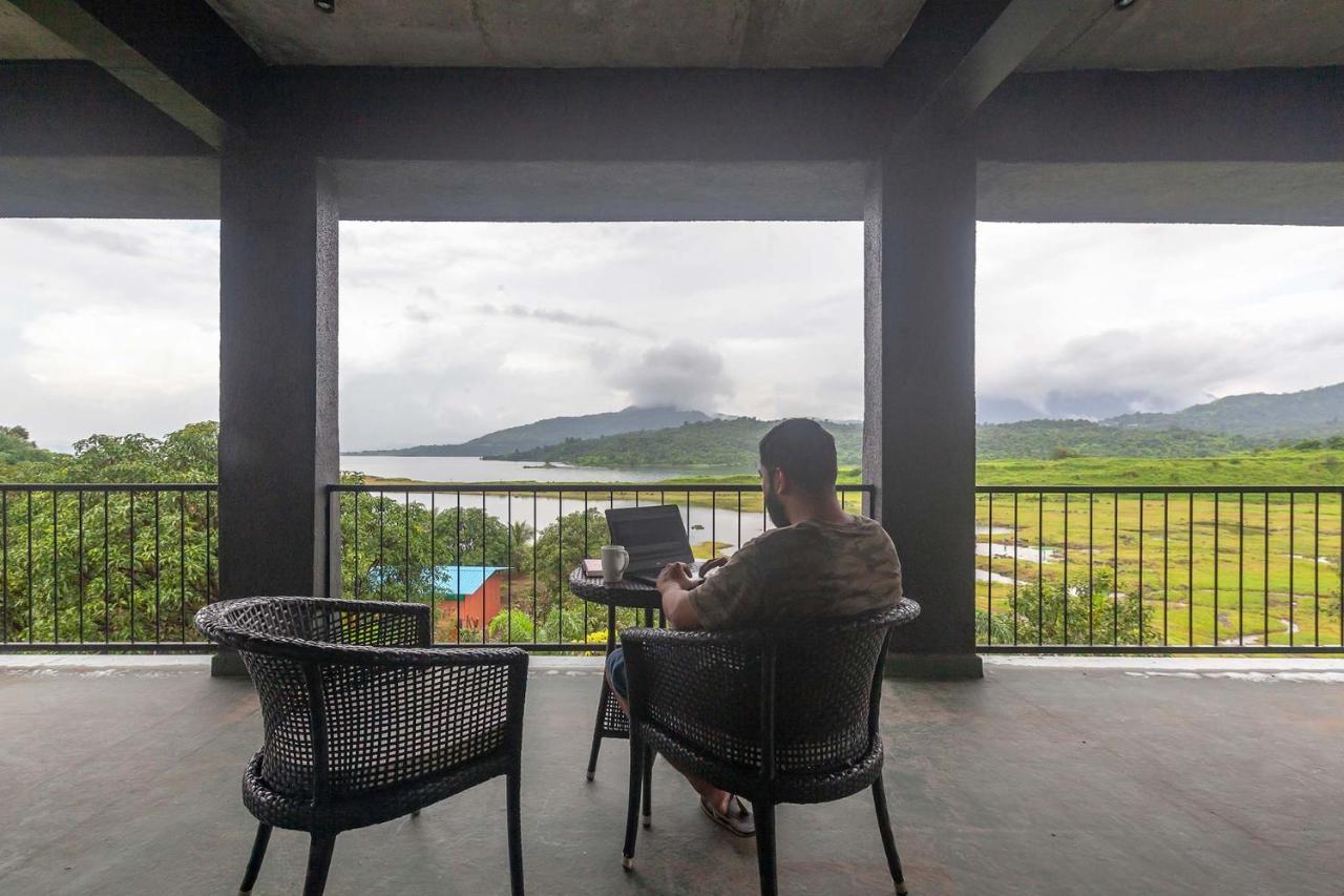 Sunset Boulevard By Stayvista - Lakeside Villa With Pet-Friendly Ambiance, Deck, Terrace, Plunge Pool & Modern Flair Karjat Exterior foto